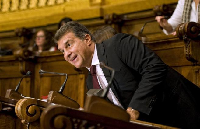 laporta agachado