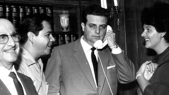 Saporta al teléfono