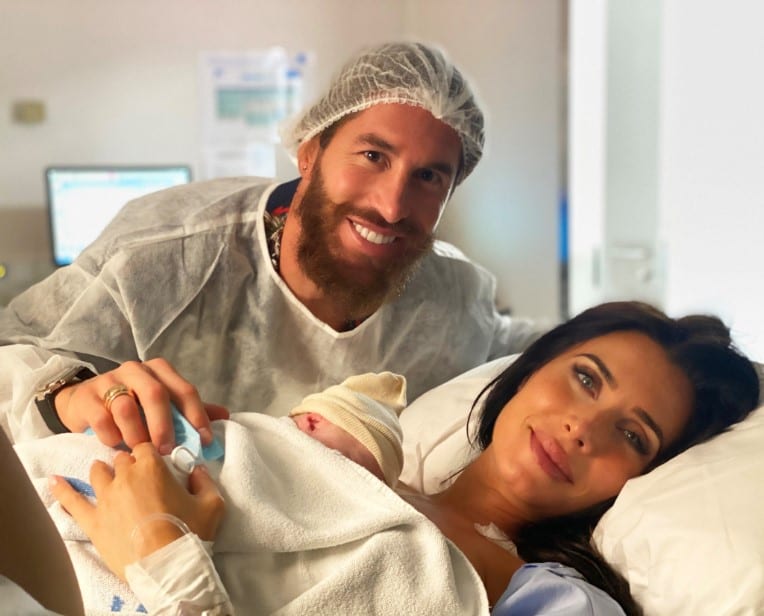 Pilar Rubio y Sergio Ramos con su hijo Máximo Adriano