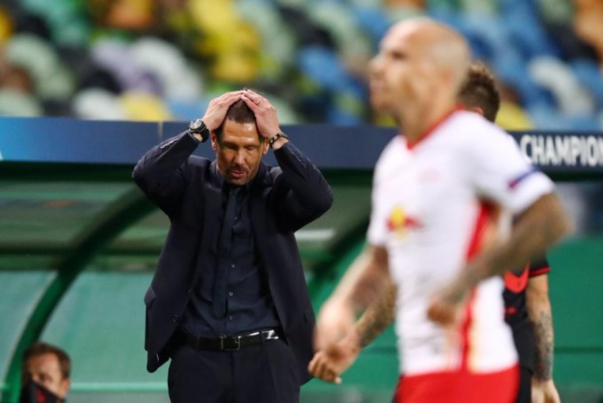 Diego Simeone se lamenta.