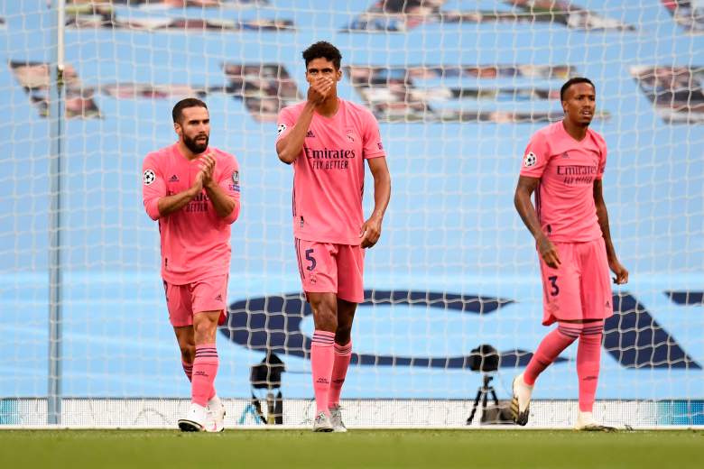 Varane se lamenta contra el City.