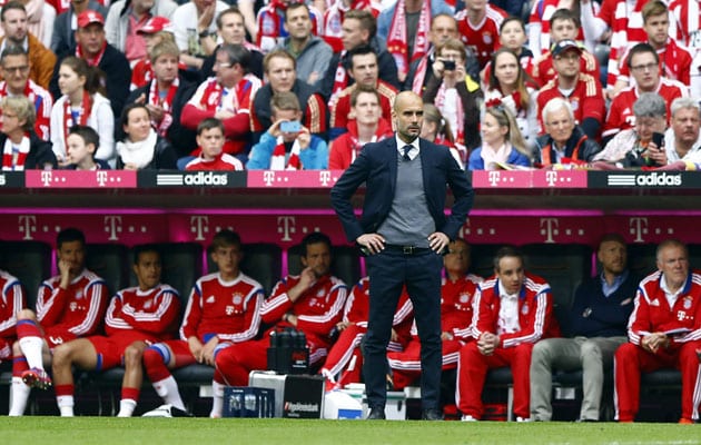 Guardiola dirigiendo al Bayern de Múnich.