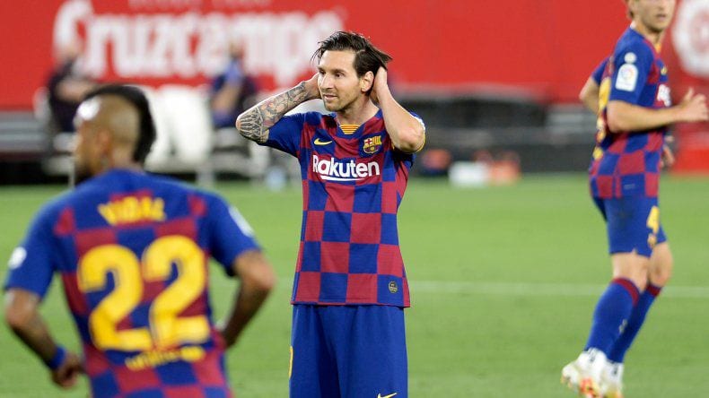 Messi se lamenta.