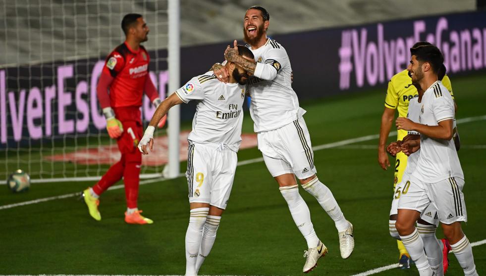 Benzema, Ramos y Asensio celebran un gol.