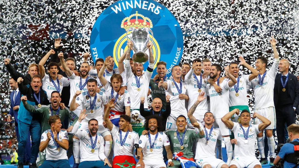 Sergio Ramos levanta la Champions Decimotercera Copa de Europa del Real Madrid.