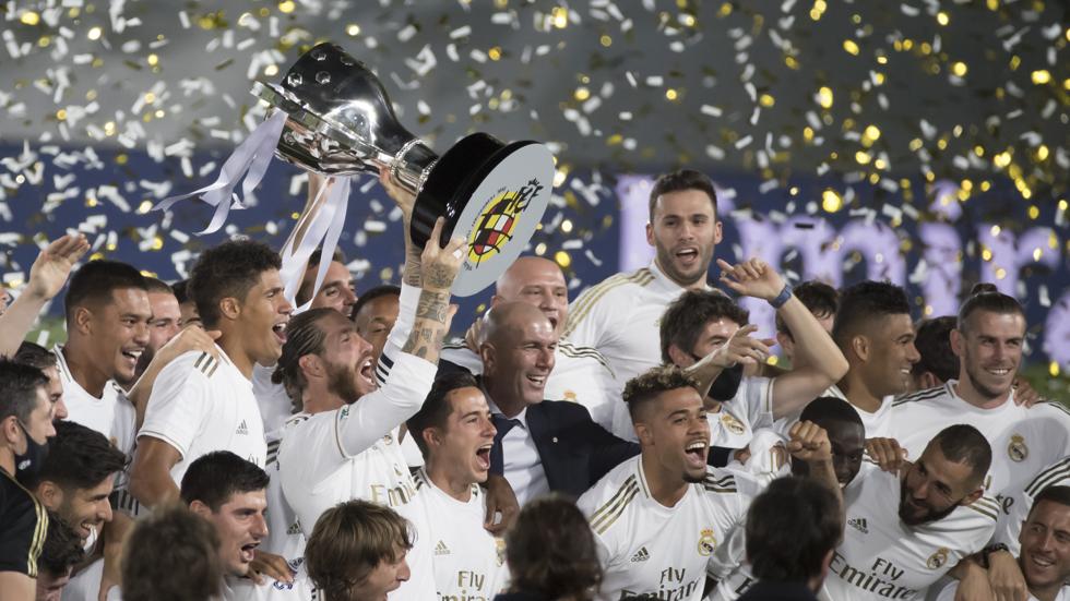El Real Madrid celebra la Liga 2020.