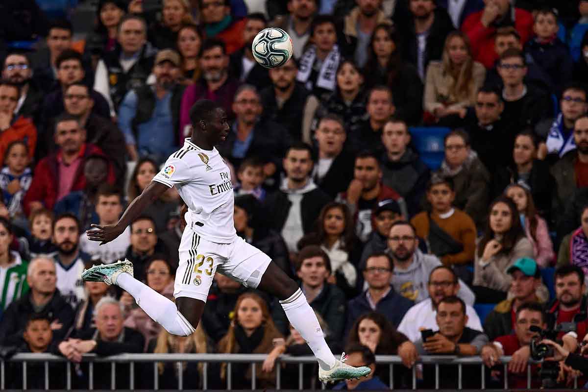 Mendy salto