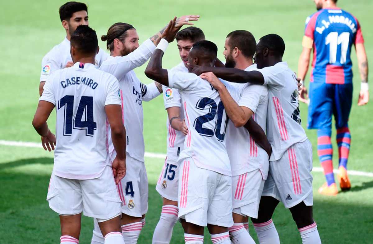 Celebración gol Vinicius