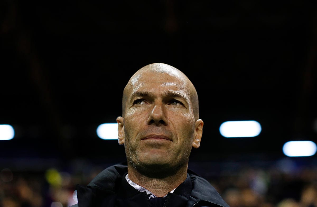 Zidane pensativo