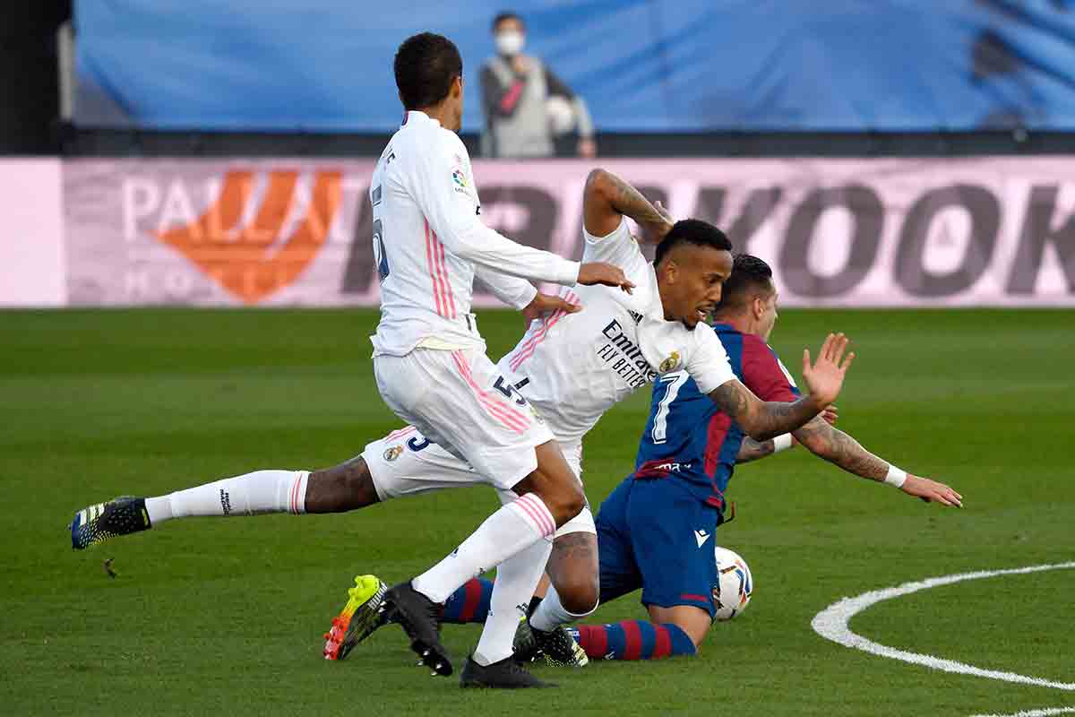 Militao expulsión Levante