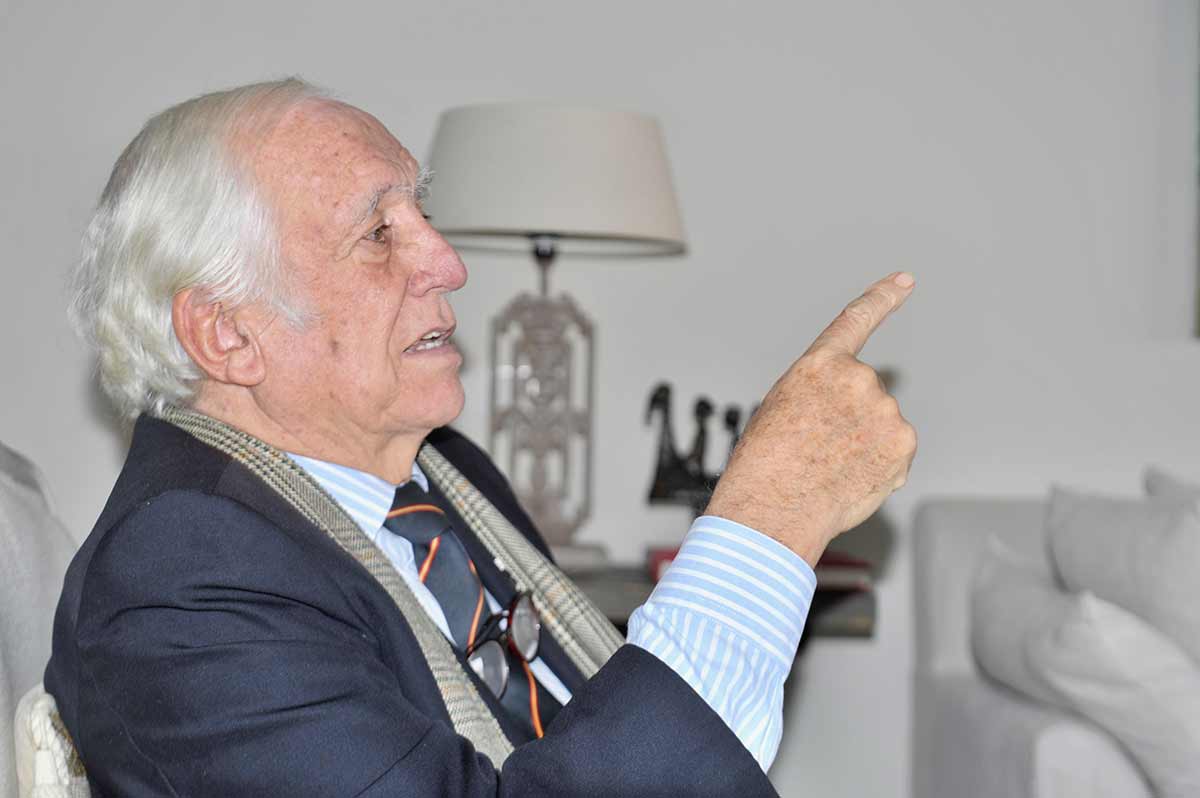 Carlos Espinosa de los Monteros