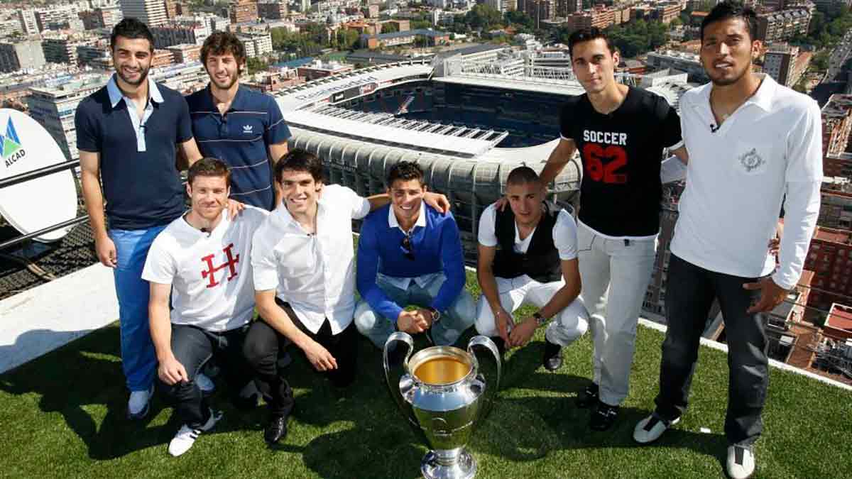 Benzema, Cristiano, Xabi Alonso, Kaka, Arbeloa, Garay, Granero y Albiol