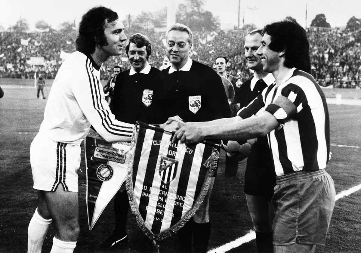 Beckenbauer en la final de Copa de Europa entre Bayern y Atleti