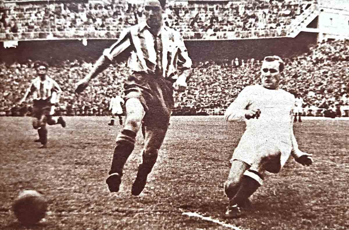 Olsen en el partido de vuelta en Chamartín. 1951