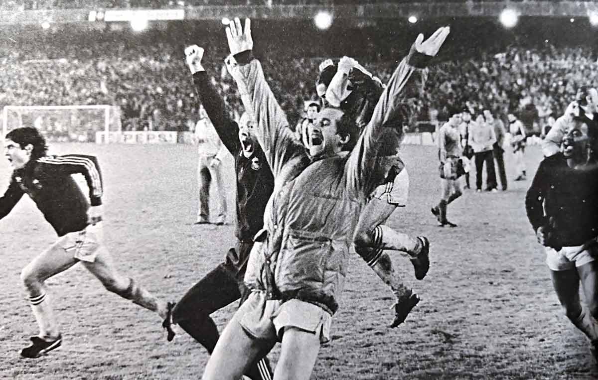 Celebración en los penaltis. 1982