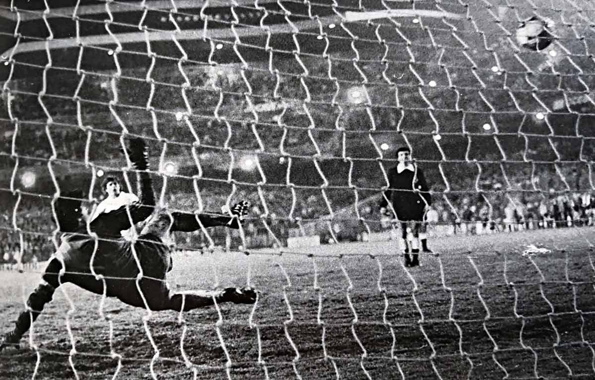 Penalti de Ito. 1982