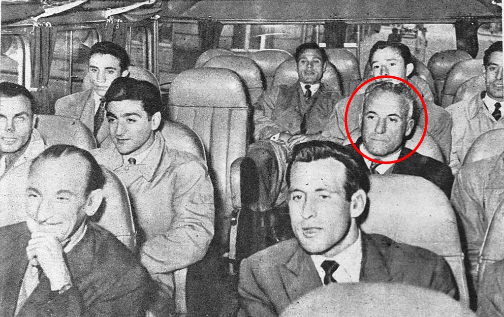 Scarone en el autobús con la plantilla